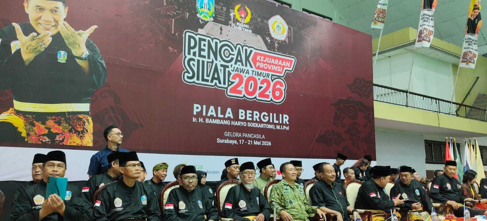 Ketua dan Sekretaris PERSINAS ASAD JATIM menghadiri undangan Pembukaan Kejurprov Pencak Silat Piala Bergilir BHS