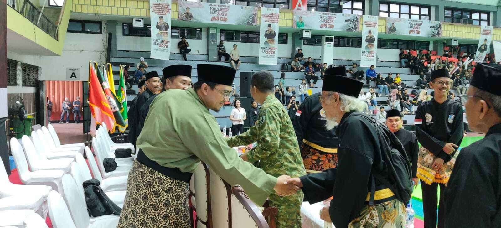 Ketua dan Sekretaris PERSINAS ASAD JATIM menghadiri undangan Pembukaan Kejurprov Pencak Silat Piala Bergilir BHS