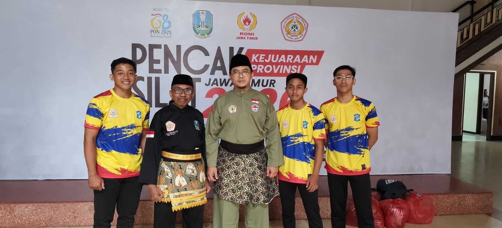 Ketua dan Sekretaris PERSINAS ASAD JATIM menghadiri undangan Pembukaan Kejurprov Pencak Silat Piala Bergilir BHS